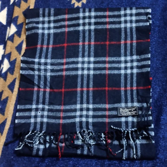 Burberry - Picture 1 of 3